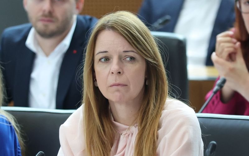 LOGAR, VRTOVEC IN OSTRC SO SE ZNAŠLI V SREDIŠČU ODMEVNE OVADBE! POSLANKA OPOZARJA NA SUM POLITIČNE KORUPCIJE – PREBERITE, KAKO SO ODGOVORILI!