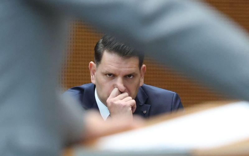 NOV PREOBRAT PRI STEVANOVIĆEVI RESNICI! ŠE ENA KANDIDATKA ZAVRNILA POSLANSKI STOLČEK – Poglejte, kaj je povedala o stranki!