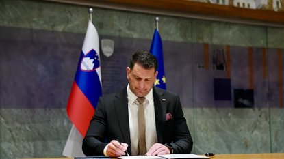 URŠKA KLAKOČAR ZUPANČIČ Z NOVO POBUDO! SE OBETAJO VELIKE SPREMEMBE ZA SLOVENSKE ŽUPANE?! Poglejte, kaj predlaga!