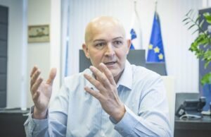 VELIK PREOBRAT V SLOVENSKEM ŠOLSTVU?! MINISTER RONČEVIĆ NAPOVEDAL KORENITE SPREMEMBE – Poglejte, kaj pripravlja za vse slovenske šolarje!