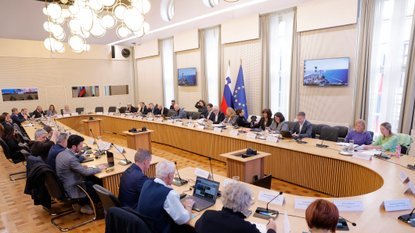 DOBRE NOVICE ZA ZAPOSLENE?! Delodajalci in sindikati so se strinjali glede plač – poglejte, kaj predlagajo!