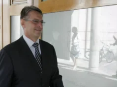 JANŠA IN GOLOB V ISTI ZGODBI! NEKDANJI JANŠEV ZAUPNIK OSTAL BREZ POGODBE Z GEN-I – POGLEJTE, KAJ JE V OZADJU NJEGOVE POLITIČNE POTI!