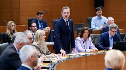 NOV PREOBRAT ZA ROBERTA GOLOBA?! HOJS RAZKRIL, KOGA VSE BODO PREISKOVALI – Poglejte, kaj se zdaj pripravlja v slovenski politiki!