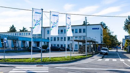 SLABE NOVICE ZA SLOVENSKE DELAVCE! PODJETJE PRIPRAVLJA ODPUŠČANJA IN ZAPRTJE OBRATA – POGLEJTE, KOLIKO LJUDI LAHKO OSTANE BREZ SLUŽBE!