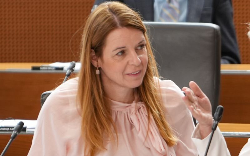 LOGAR, VRTOVEC IN OSTRC SO SE ZNAŠLI V SREDIŠČU ODMEVNE OVADBE! POSLANKA OPOZARJA NA SUM POLITIČNE KORUPCIJE – PREBERITE, KAKO SO ODGOVORILI!