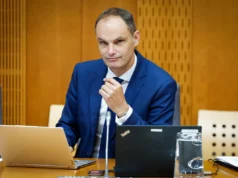LOGAR OSTRO ZAVRNIL OČITKE! PO OBJAVI O OBISKU TUJEGA MINISTRA JE PREKINIL MOLK – Poglejte, kaj je odgovoril!