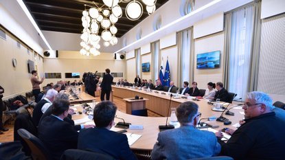 DOBRE NOVICE ZA ZAPOSLENE?! Delodajalci in sindikati so se strinjali glede plač – poglejte, kaj predlagajo!