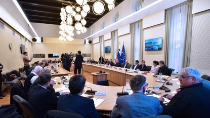 DOBRE NOVICE ZA ZAPOSLENE?! Delodajalci in sindikati so se strinjali glede plač – poglejte, kaj predlagajo!