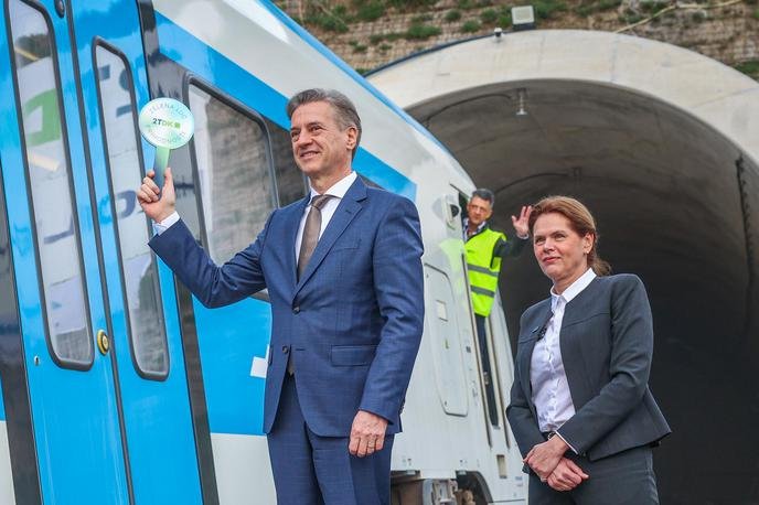 NOV POLITIČNI ZAPLET ZA ROBERTA GOLOBA! V JAVNOST PRIŠLE ŠTEVILKE, KI ODPIRAJO RESNA VPRAŠANJA – POGLEJTE, KAJ SO POTRDILI!