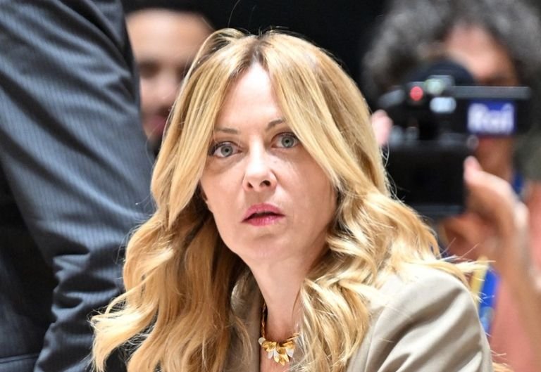 NEMIRI TUDI V SLOVENIJI?! EVROPO PRETRESAJO PROTESTI, ZDAJ SE JE OGLASIL JANŠA! Poglejte, kaj je napovedal in pred čim svari Slovence!