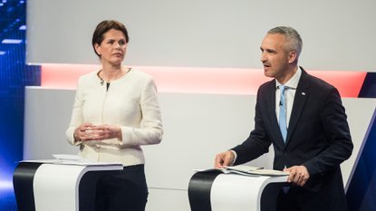 OSTER POLITIČNI SPOR GLEDE DAVKOV IN POKOJNIN! VLADA OBLJUBLJA RAZBREMENITVE, OPOZICIJA SVARI PRED POSLEDICAMI – PREVERITE, KAJ SE LAHKO SPREMENI ZA VAS!