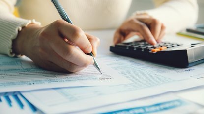 DOBRE NOVICE ZA ZAPOSLENE?! Delodajalci in sindikati so se strinjali glede plač – poglejte, kaj predlagajo!