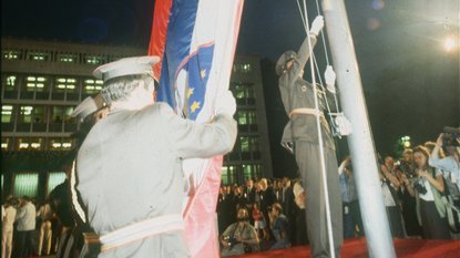 NOV PREOBRAT V JANŠEVEM ULTIMATU SRBIJI! PREMIER ZAHTEVA TAJNE ARHIVE, IZ BEOGRADA PA PRIŠEL PRESENETLJIV ODGOVOR – POGLEJTE, KAJ TRDIJO!