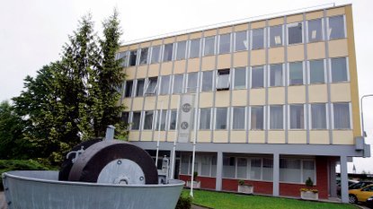 SLABE NOVICE ZA SLOVENSKE DELAVCE! PODJETJE PRIPRAVLJA ODPUŠČANJA IN ZAPRTJE OBRATA – POGLEJTE, KOLIKO LJUDI LAHKO OSTANE BREZ SLUŽBE!