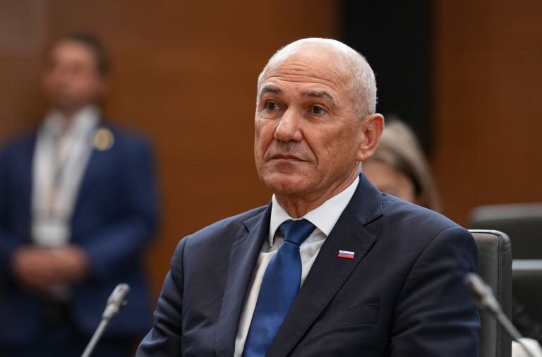 VELIKE SPREMEMBE V SLOVENSKIH ŠOLAH?! JANŠA Z NAPOVEDJO, KI ZADEVA VSE STARŠE IN OTROKE – Poglejte, kaj je razkril in kaj se pripravlja!