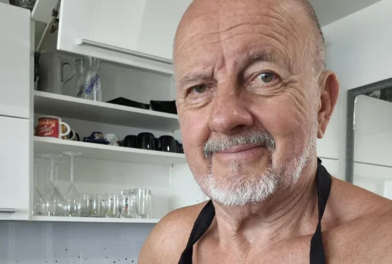 VIDEO: Zmago Jelinčič je povsem izgubil živce – Vulgarno in brez dlake na jeziku tudi nad Fajonovo: ”Zaj***** smo čisto vse!”
