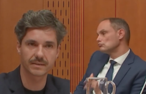 VIDEO: Kakšna drama v DZ – Mesec je zaradi Logarja povsem izgubil živce – Posnetek se širi po celotni državi