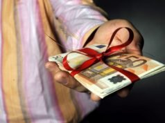 NOV PREOBRAT GLEDE BOŽIČNICE V SLOVENIJI! PO ODLOČITVI USTAVNEGA SODIŠČA SO SE OGLASILI TRGOVCI – POGLEJTE, KAJ ZAHTEVAJO!